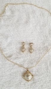 2/$20  Necklace and earings